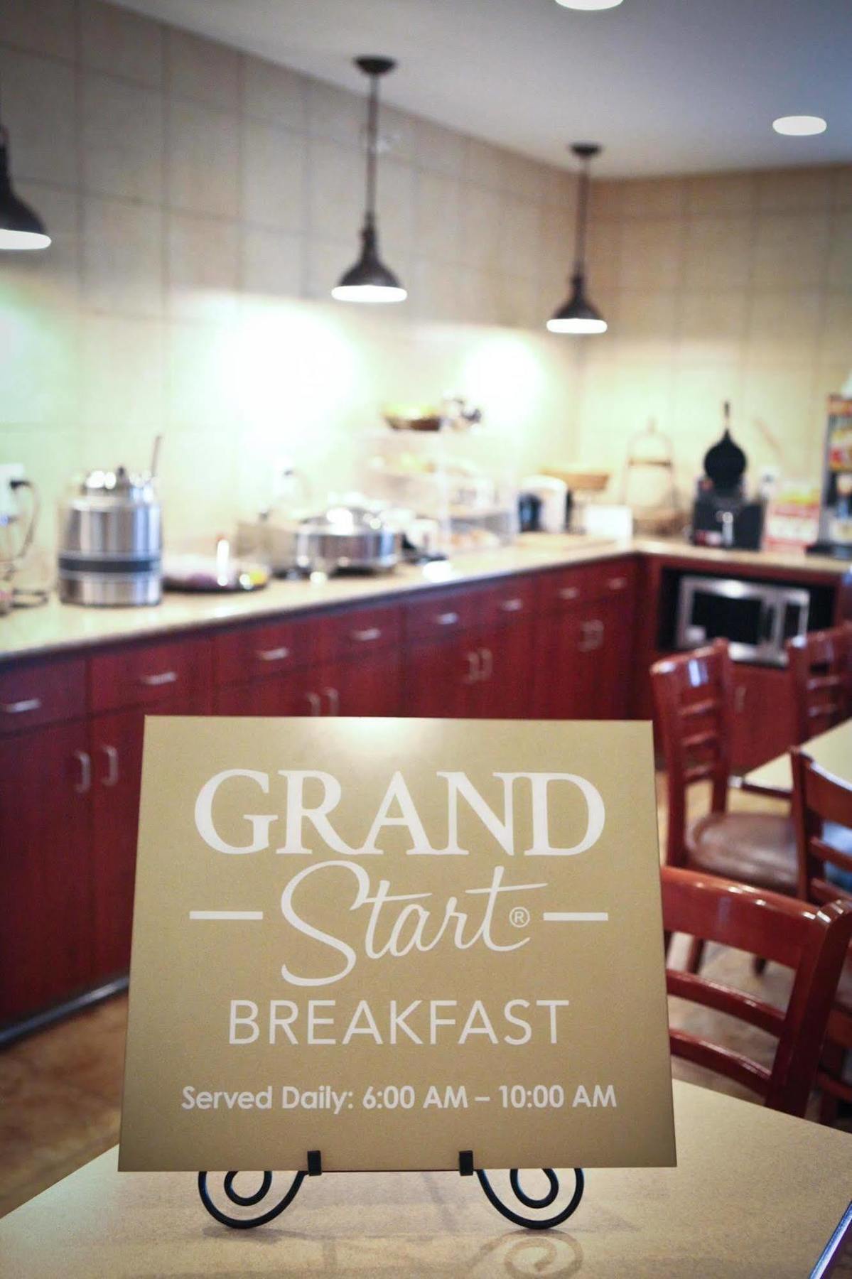 Grandstay Hotel & Suites Perham Exterior foto
